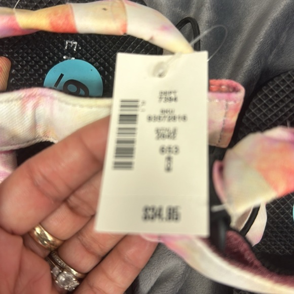 Aeropostale sandles size6and 7 women $8 each - Picture 4 of 4